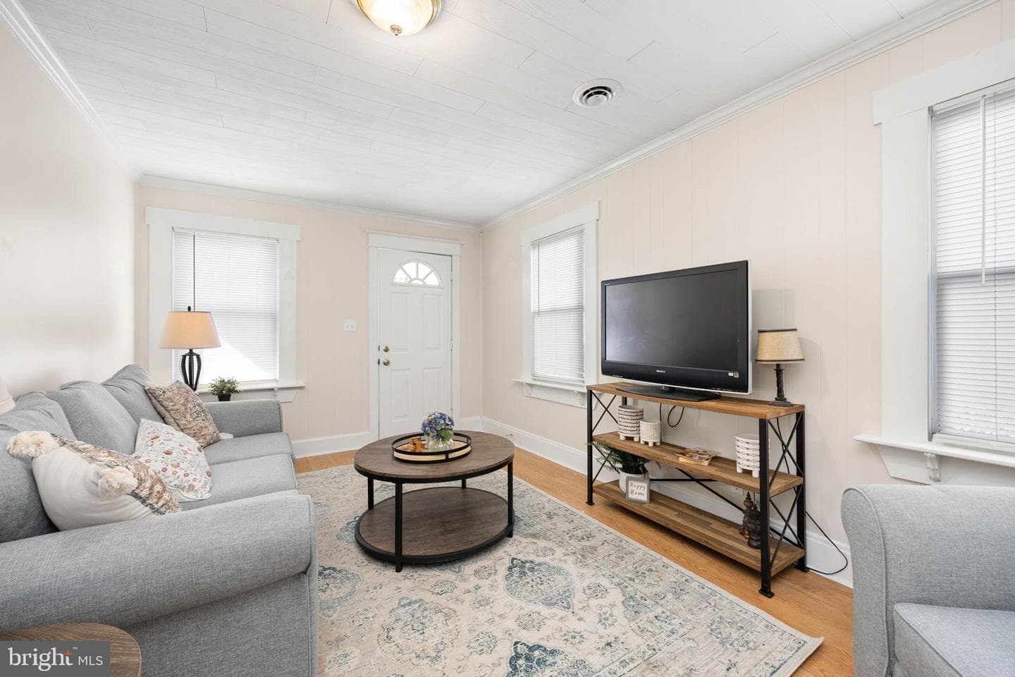 627 Liberty Street photo 8