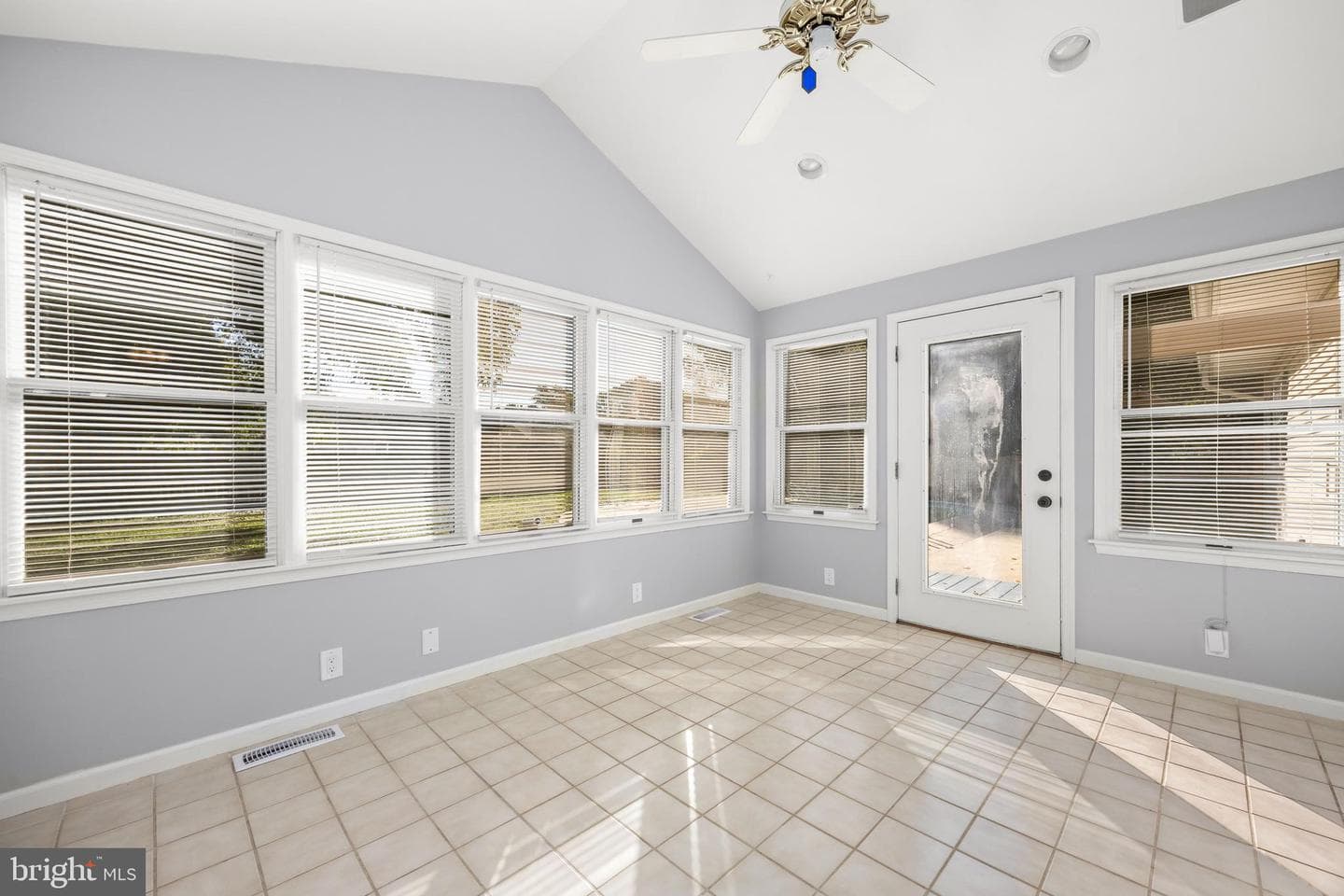 113 Montleau Avenue photo 32
