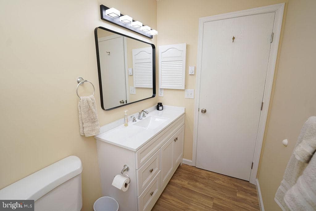 1207 Nimitz Court photo 27