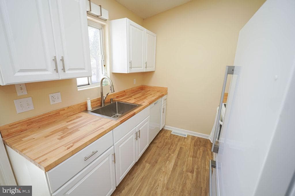 1207 Nimitz Court photo 8