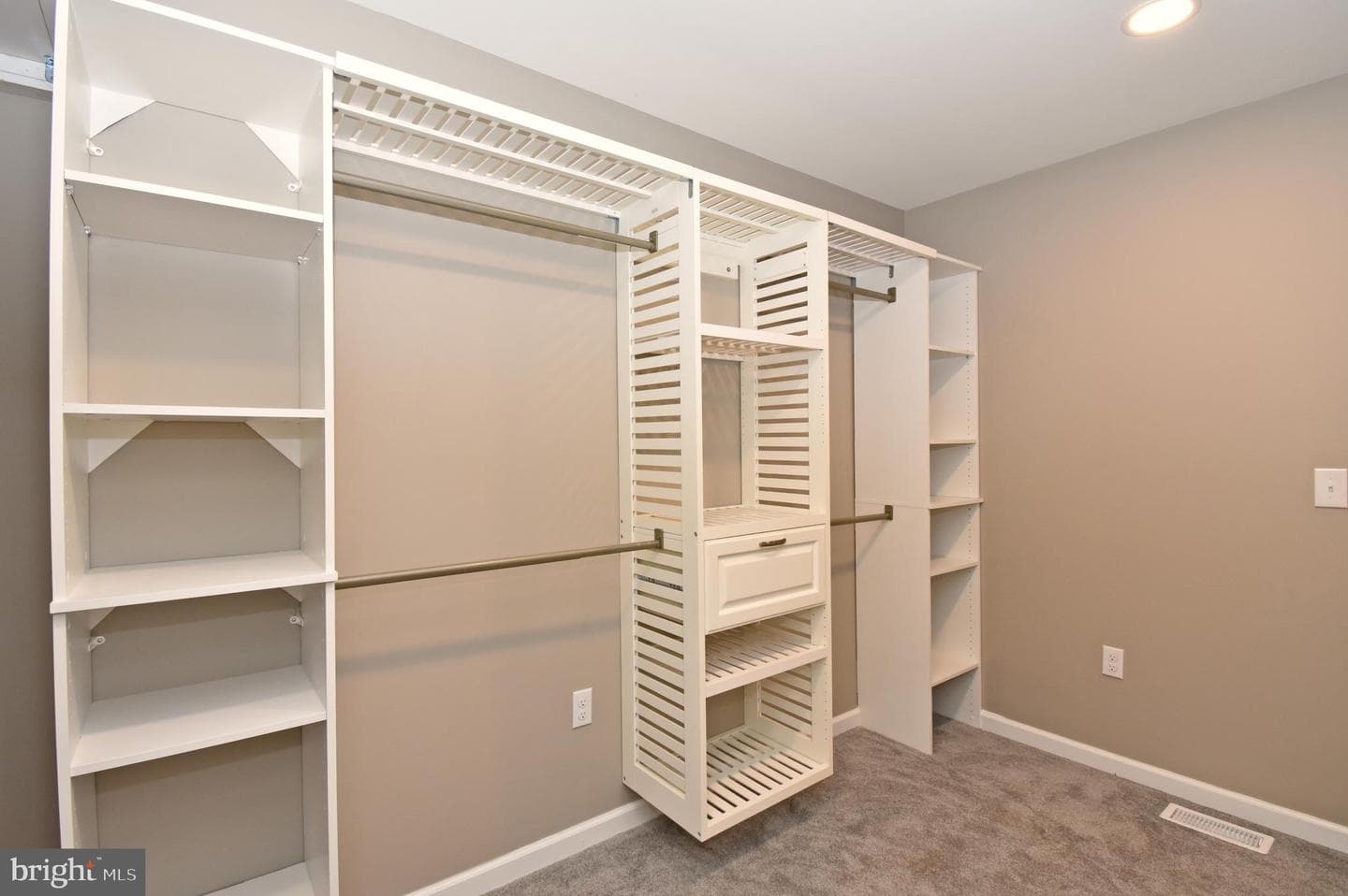 516 Overbrook Drive photo 44