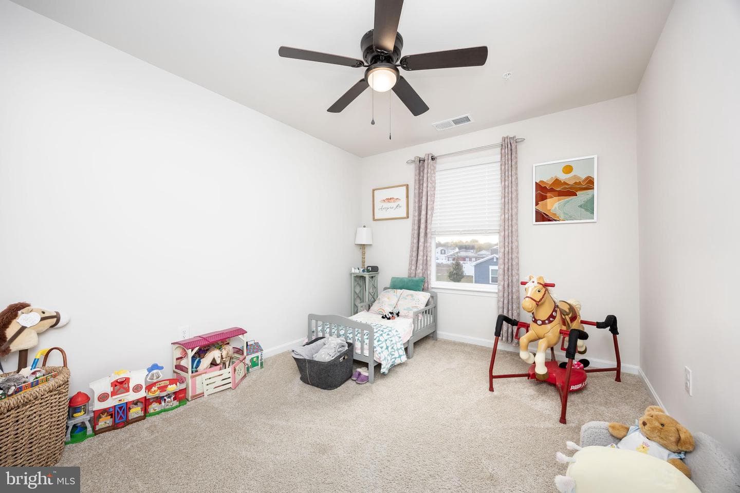 827 Marquis Avenue photo 29