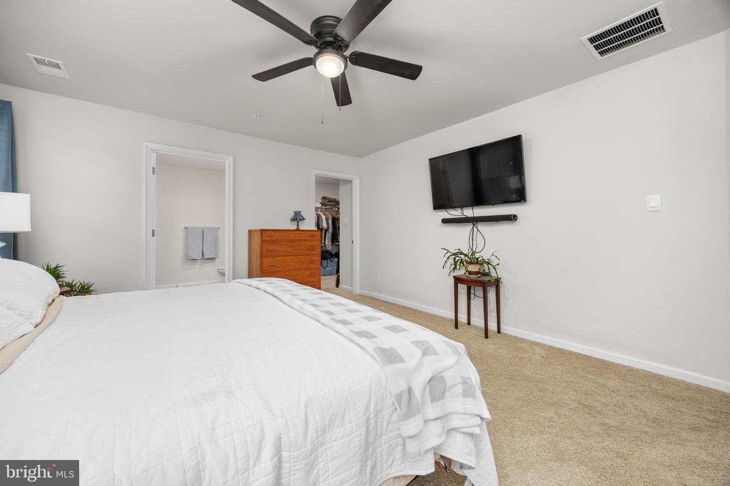 827 Marquis Avenue photo 40