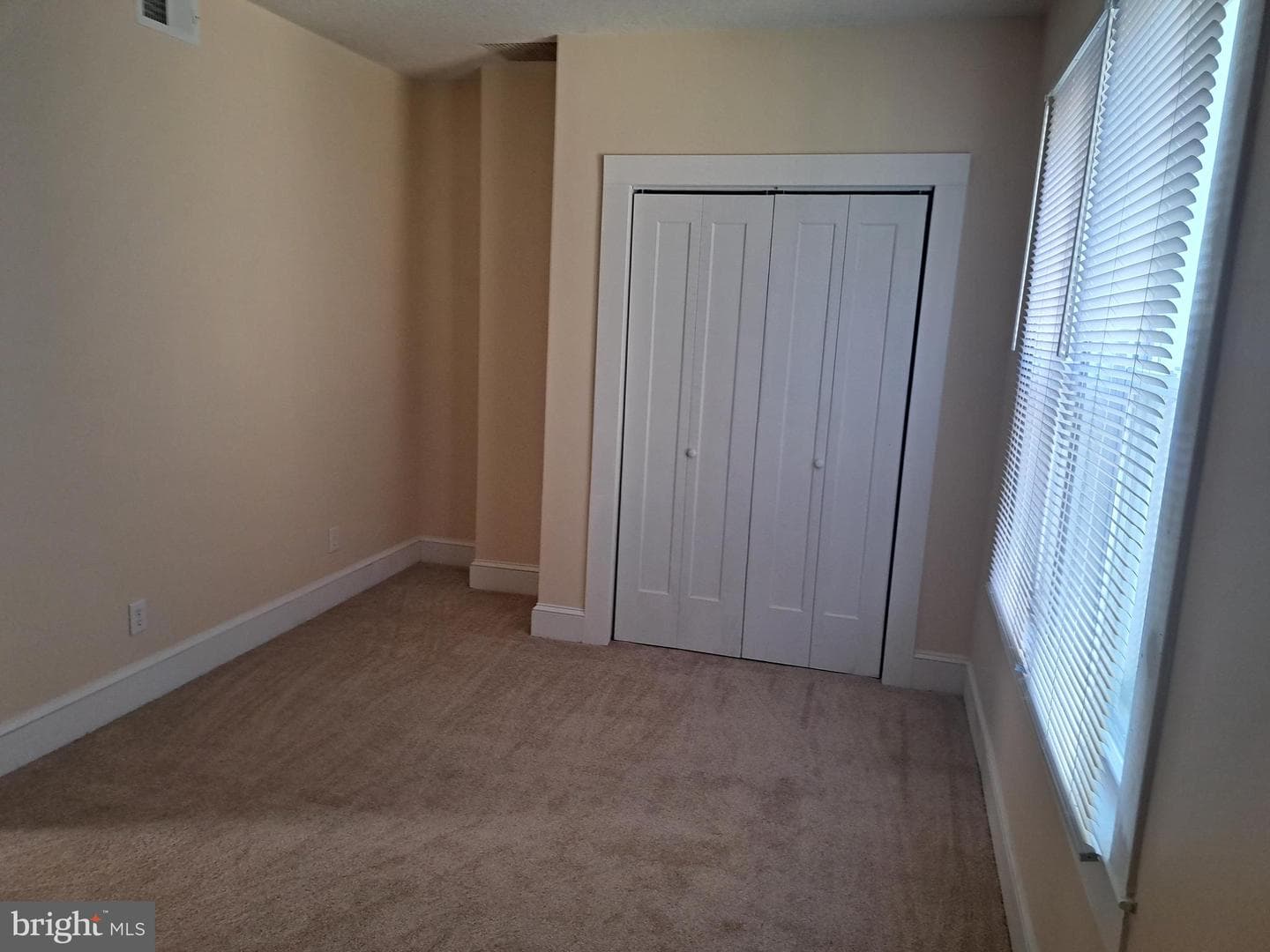 407 E East Street photo 12
