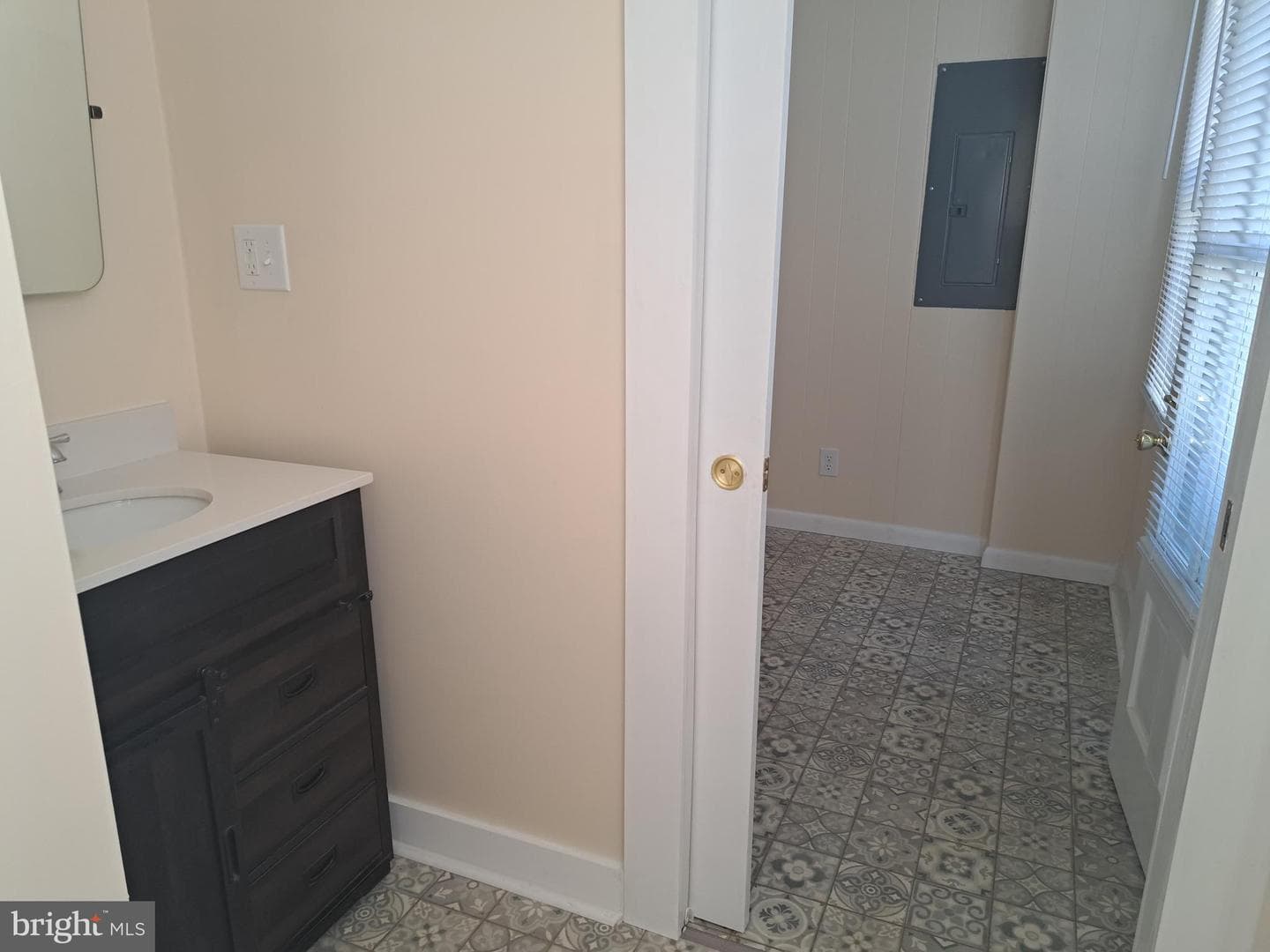 407 E East Street photo 15