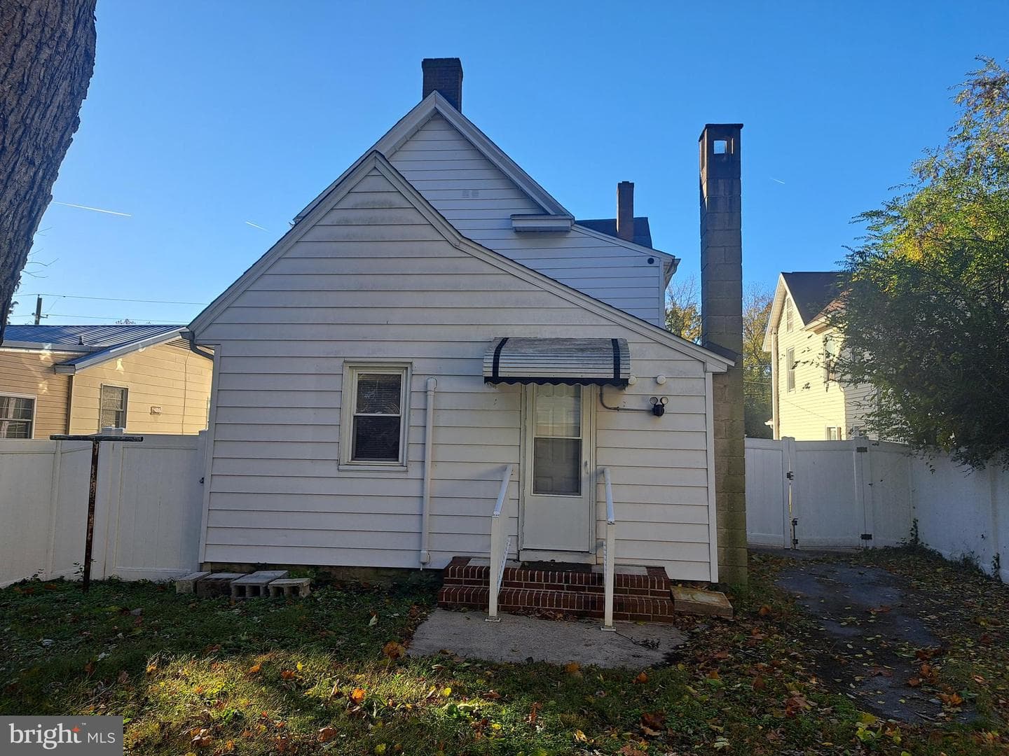407 E East Street photo 24