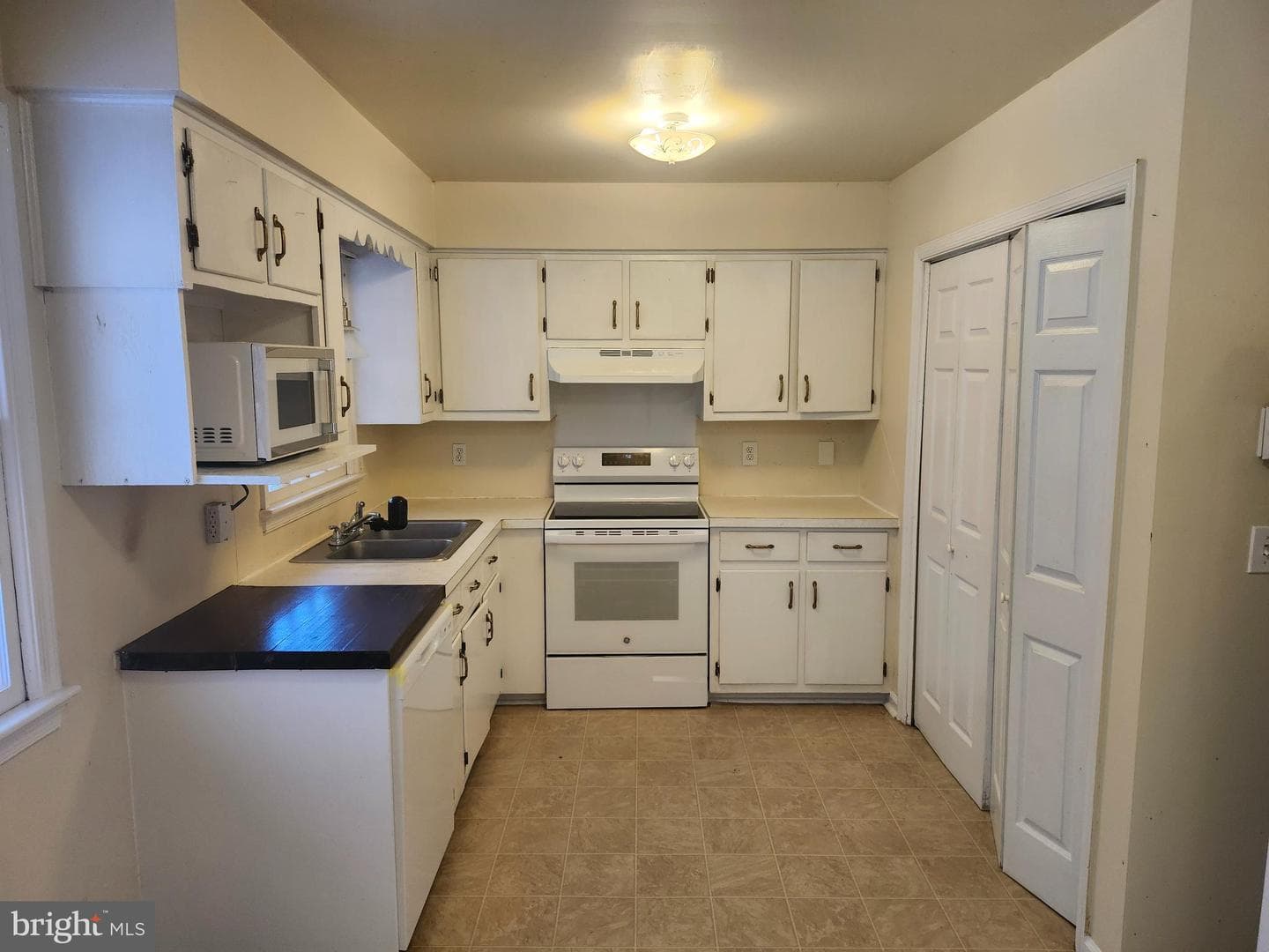 31528 Zion Road photo 3