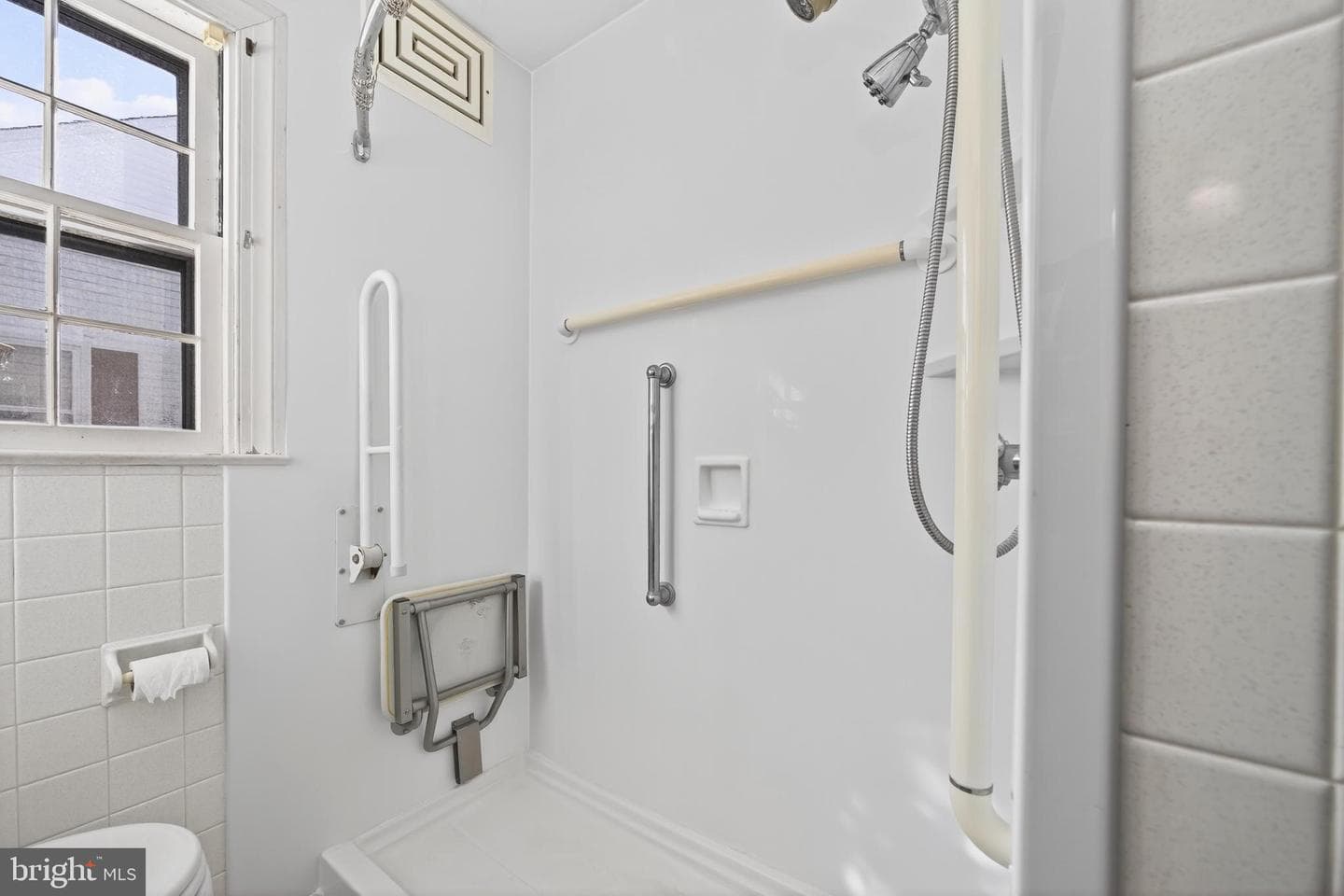 221 North Boulevard photo 18