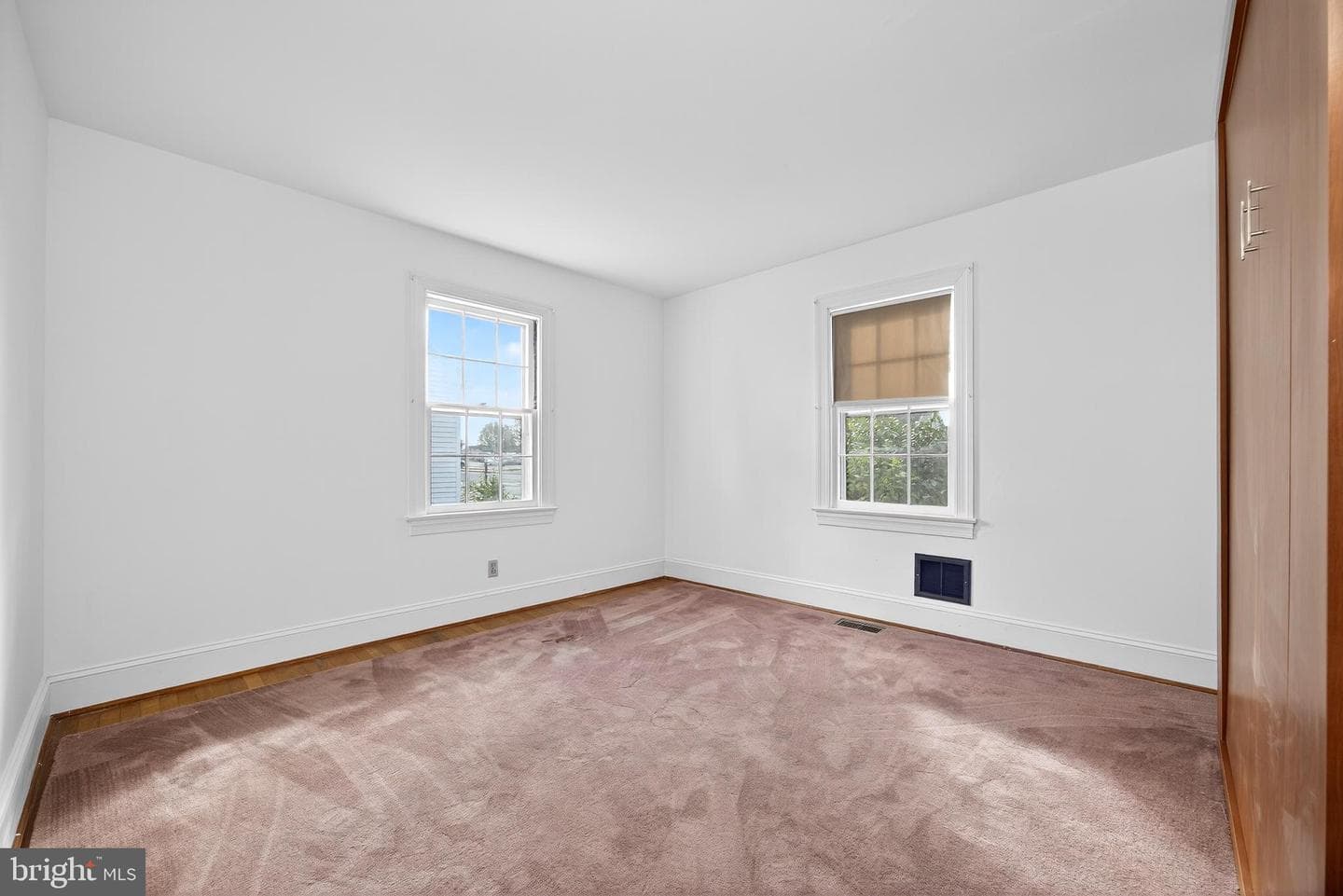 221 North Boulevard photo 25