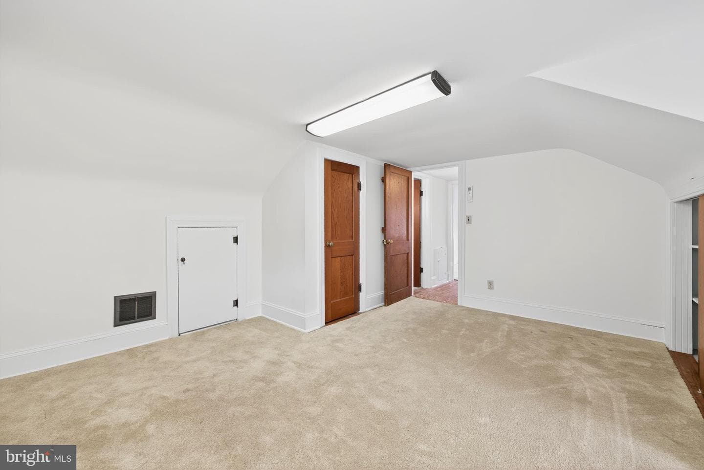 221 North Boulevard photo 29