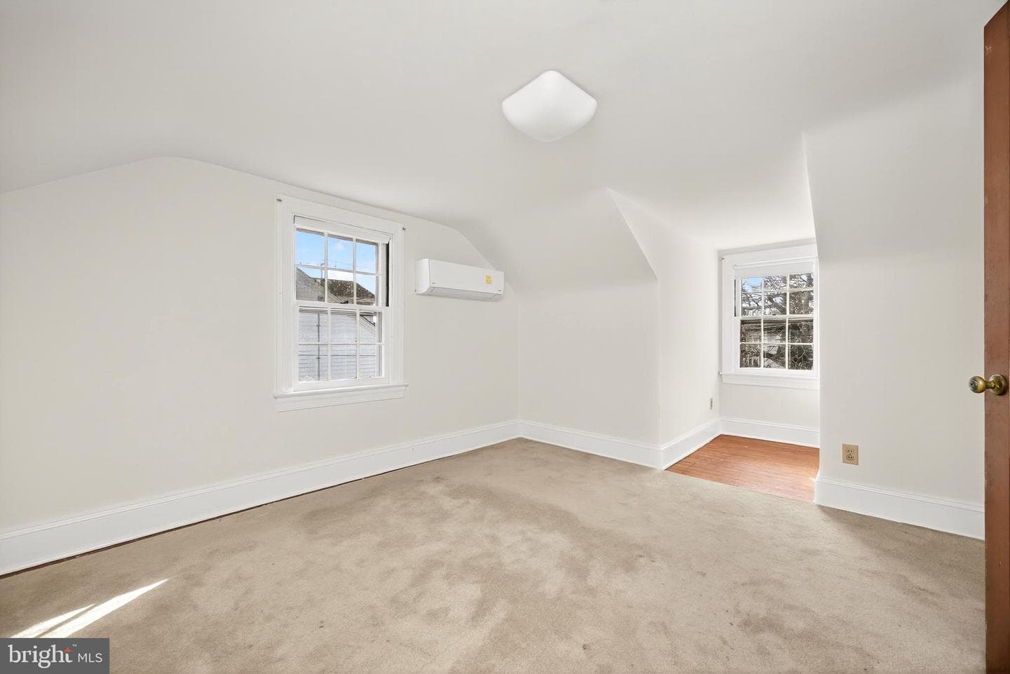 221 North Boulevard photo 36