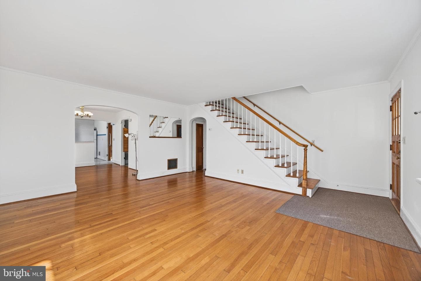 221 North Boulevard photo 5