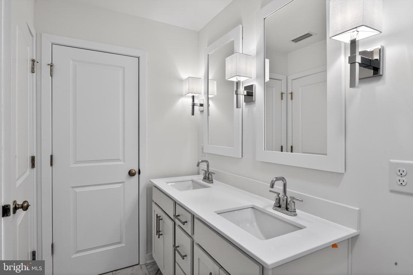 214 Clement Loop photo 18