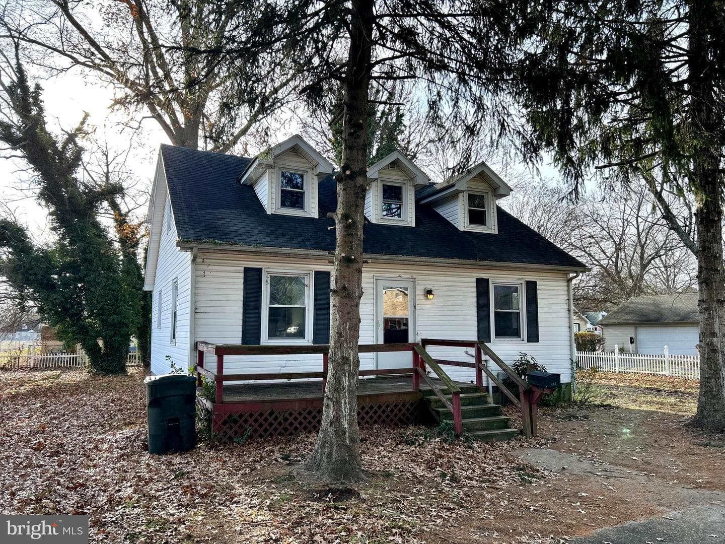 406 Grove Place photo 2