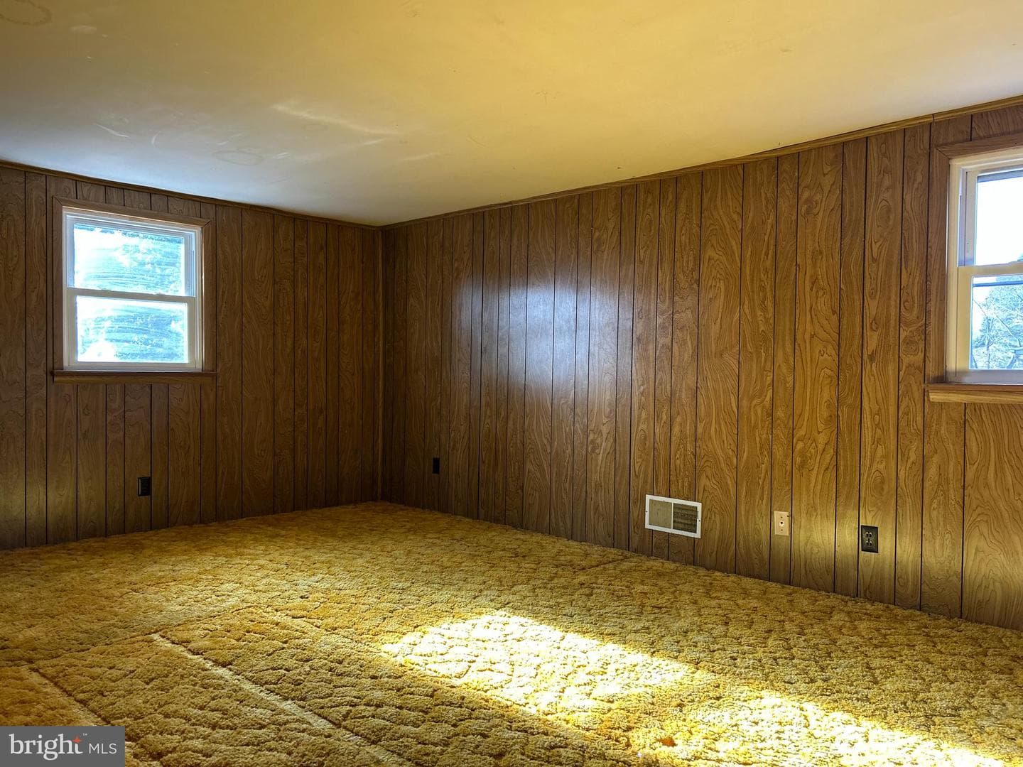 406 Grove Place photo 8