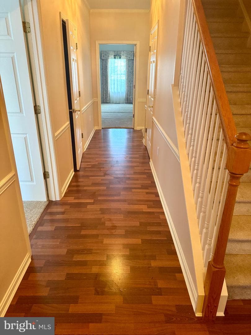 925 Winding Way photo 5