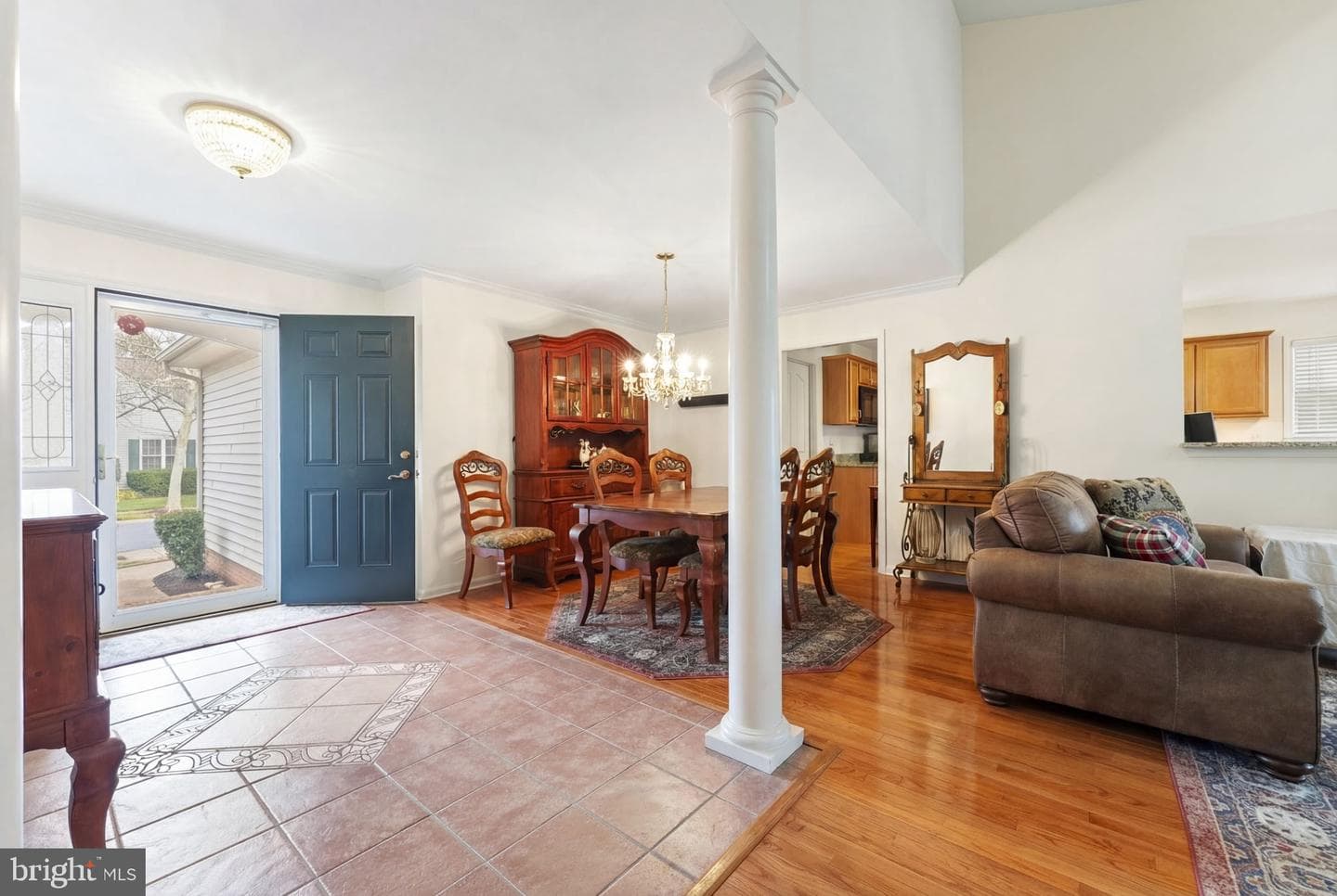 212 Spring Crest Drive photo 4