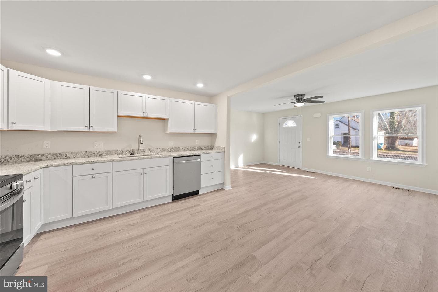 800 East Road photo 12