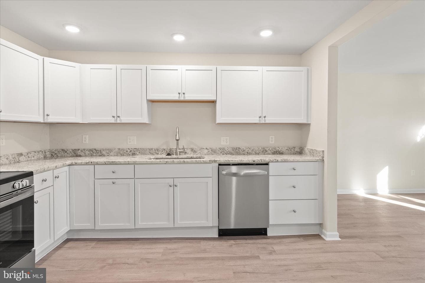 800 East Road photo 13