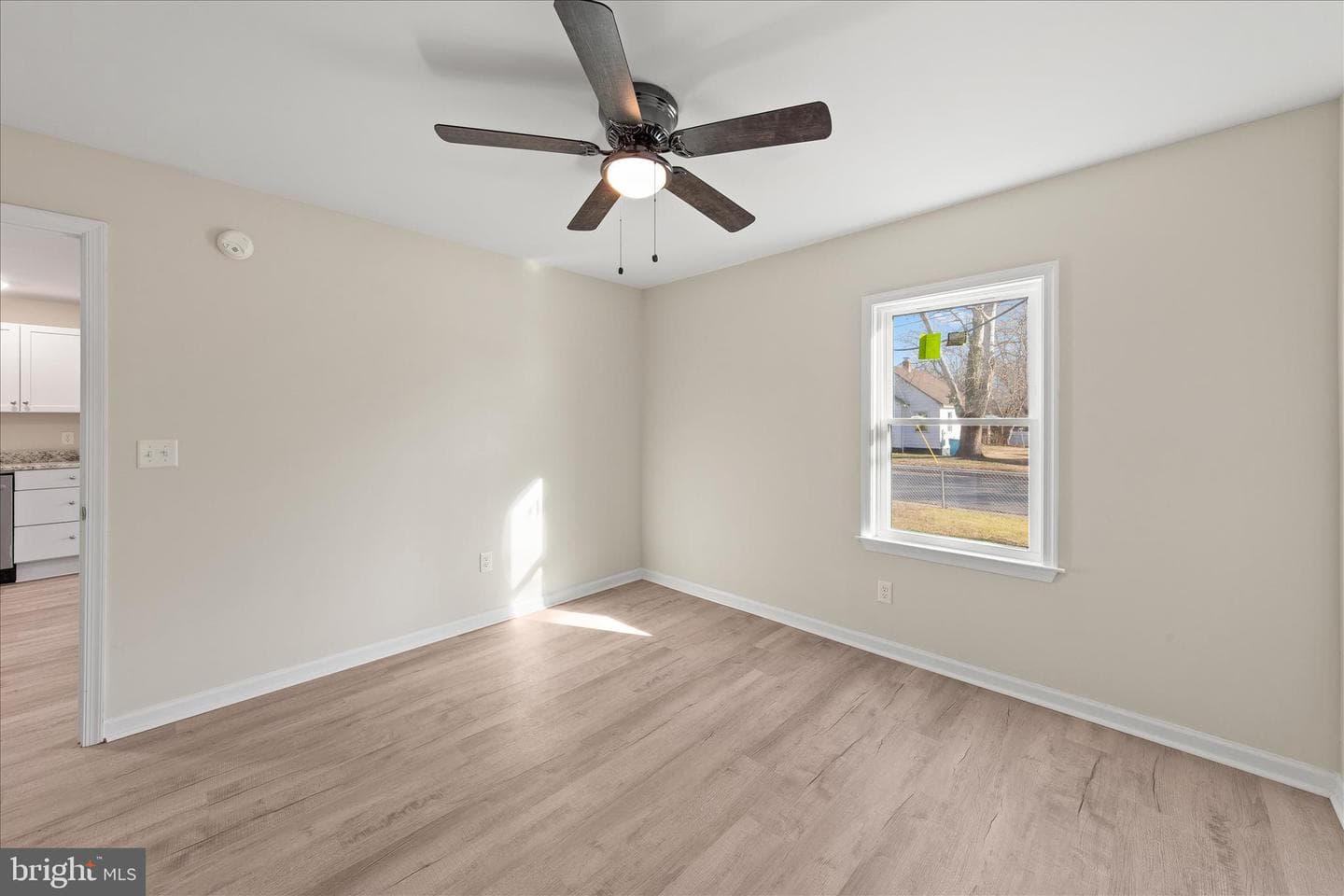 800 East Road photo 18