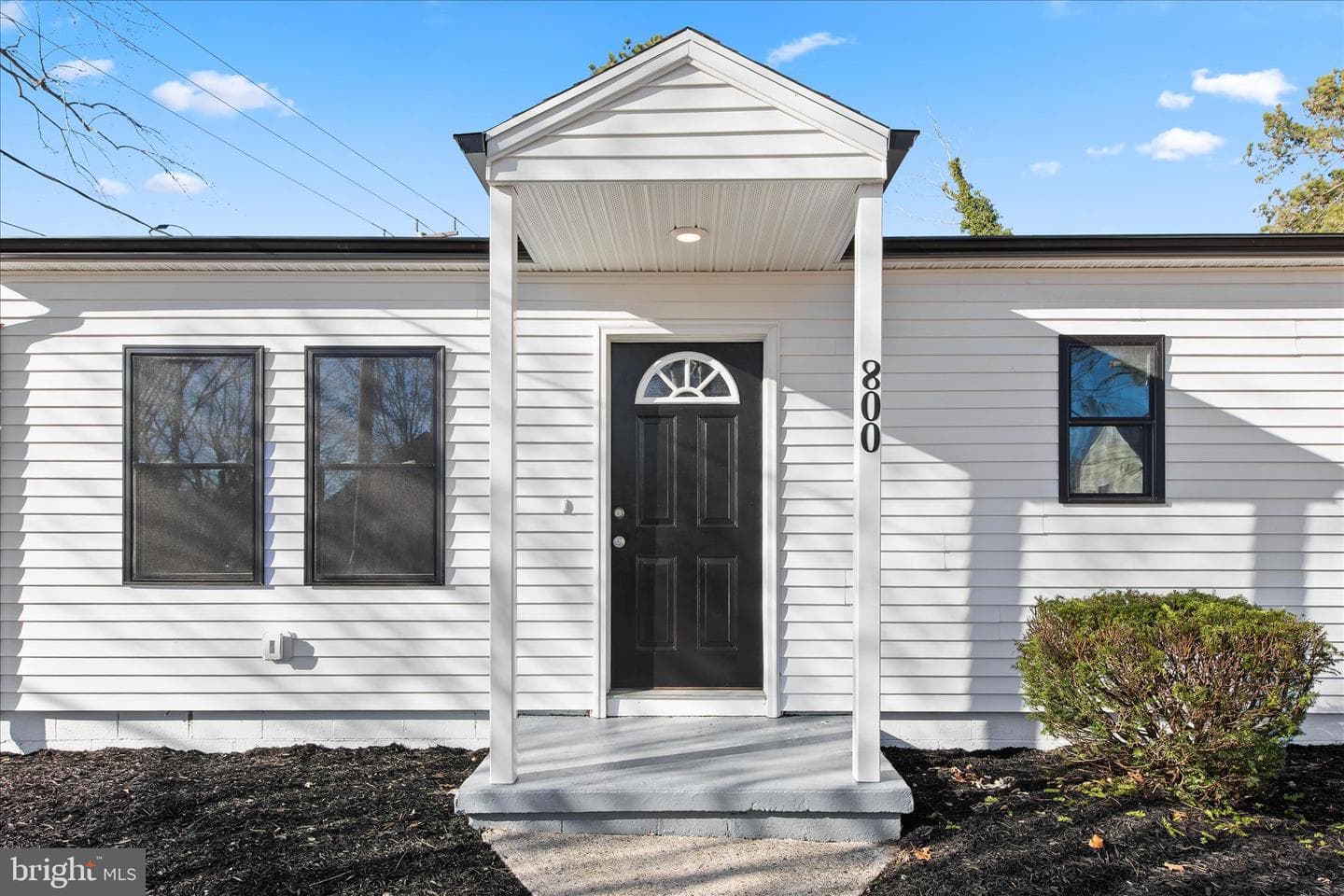 800 East Road photo 2