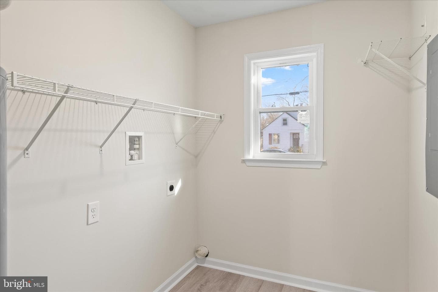 800 East Road photo 23
