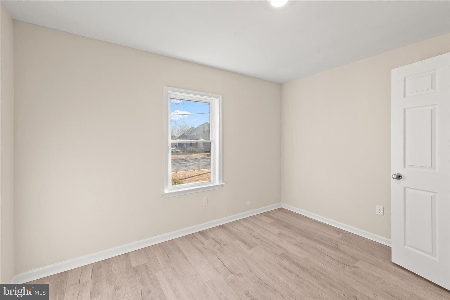 800 East Road photo 24