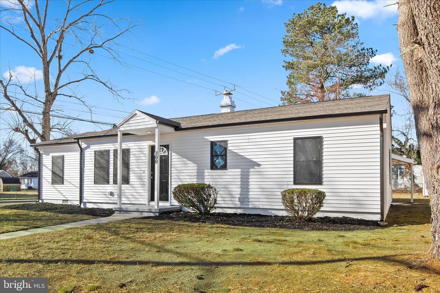 800 East Road photo 3