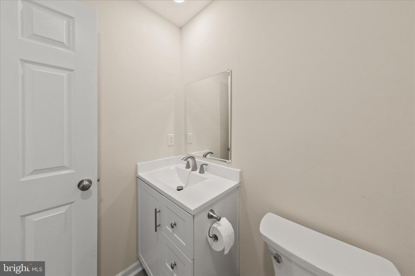 800 East Road photo 32