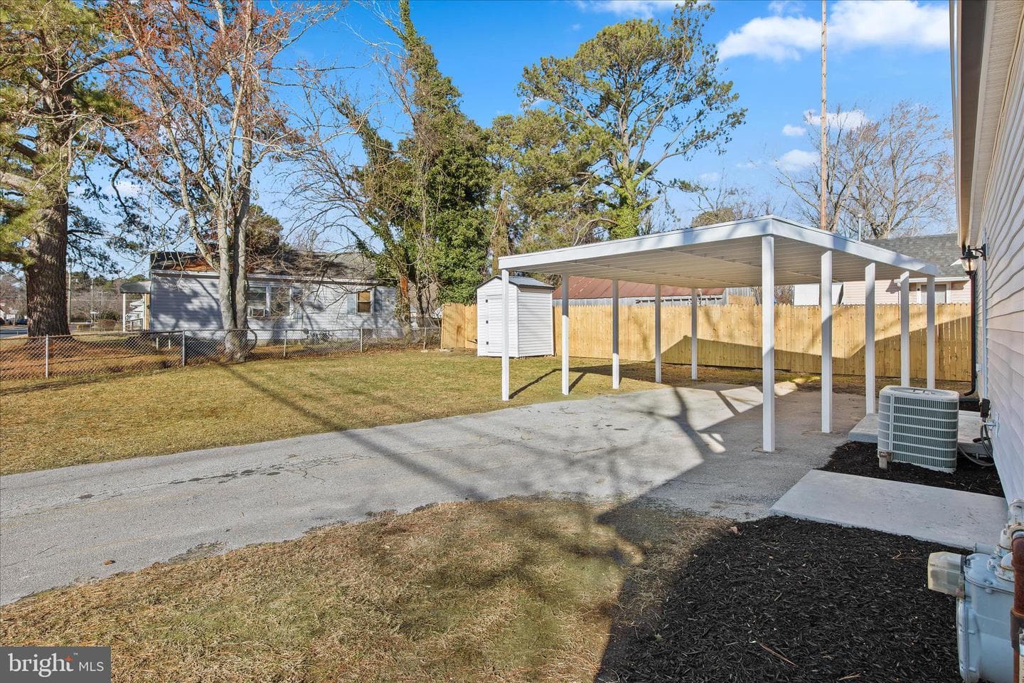 800 East Road photo 36