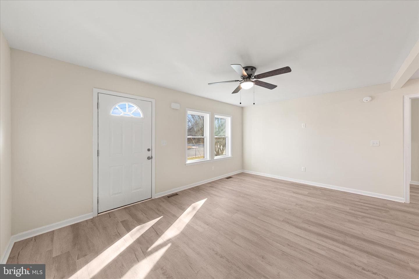 800 East Road photo 8