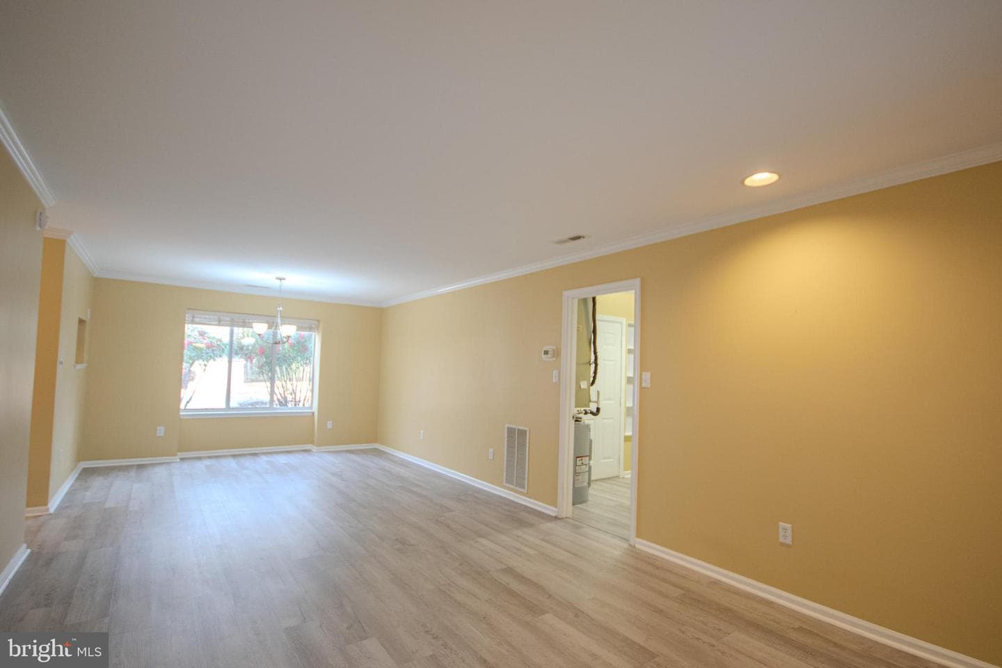 917 James Court photo 12