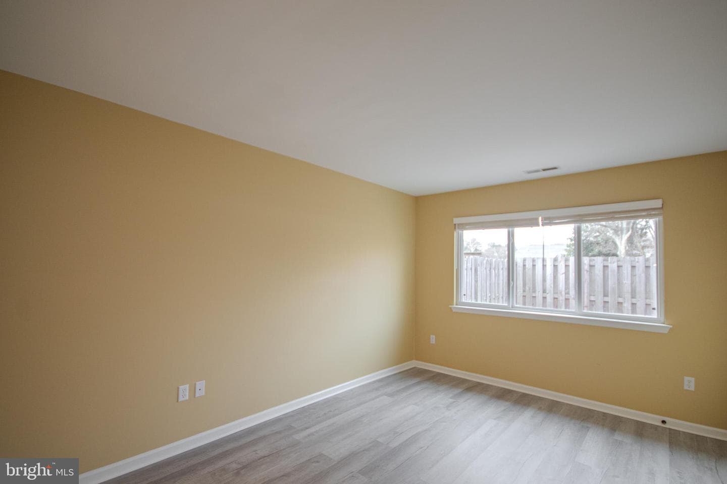 917 James Court photo 16