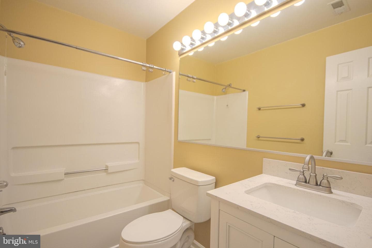 917 James Court photo 23