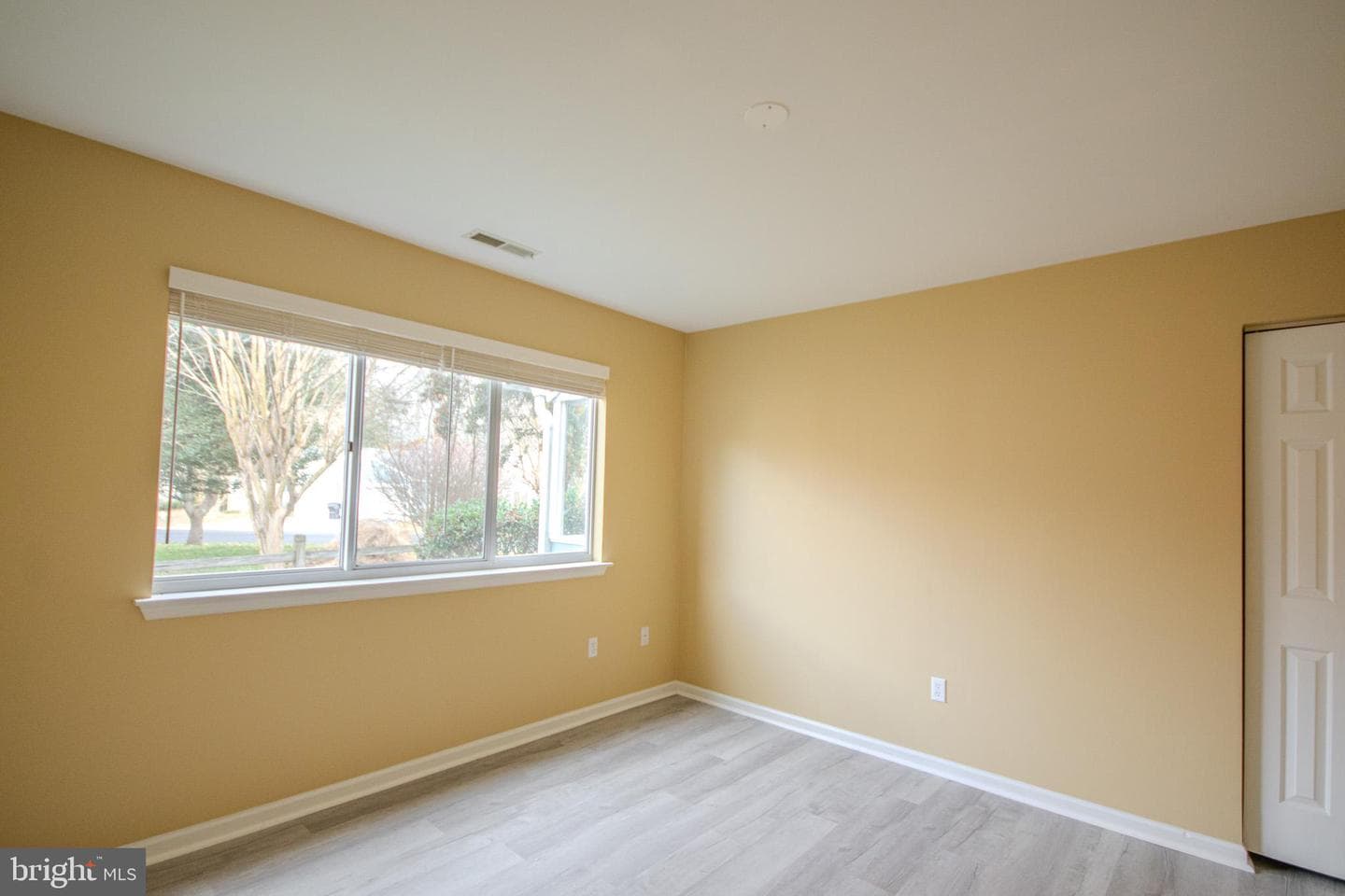 917 James Court photo 24