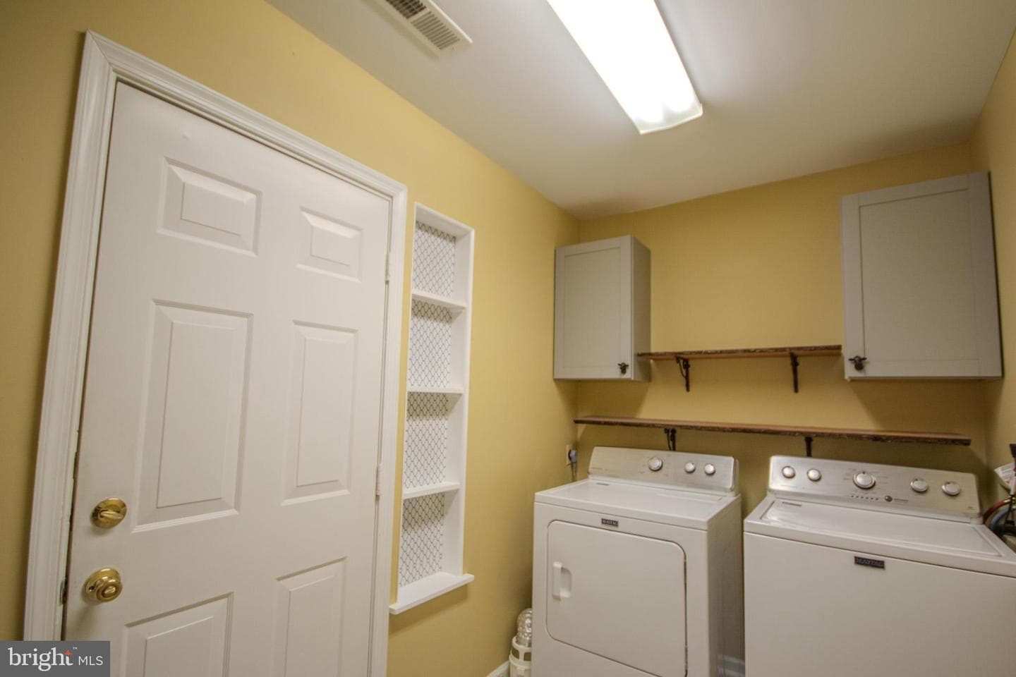 917 James Court photo 27