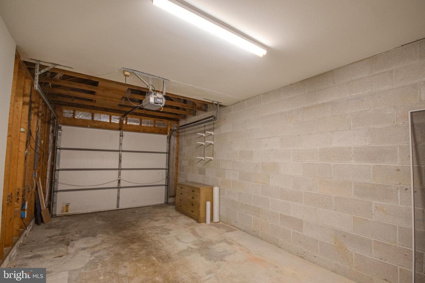 917 James Court photo 28