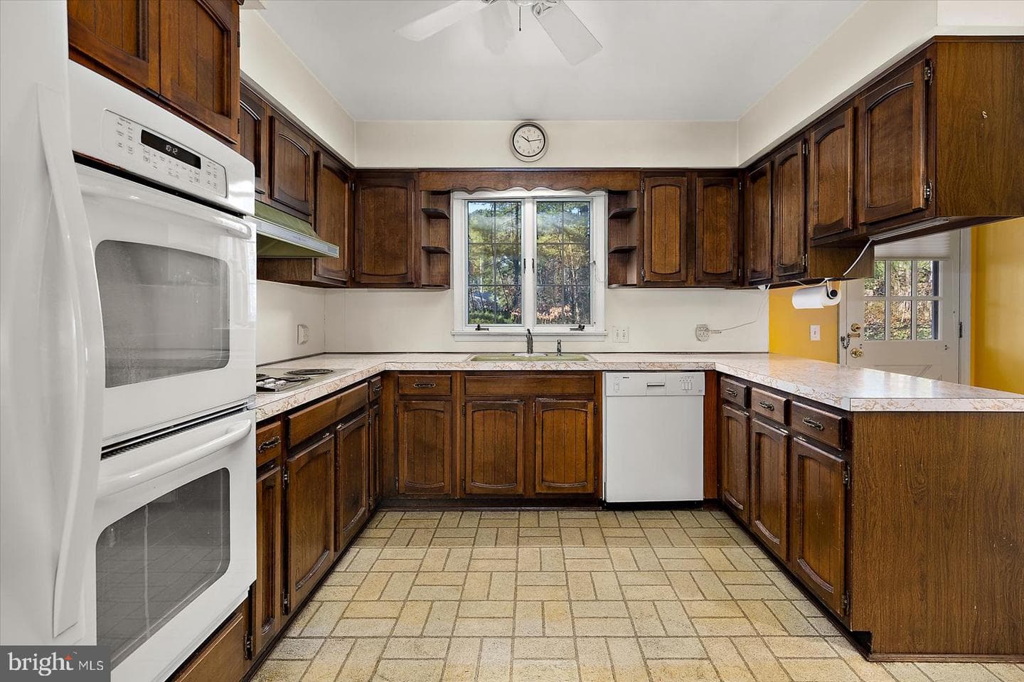 1214 Orchard Circle photo 9