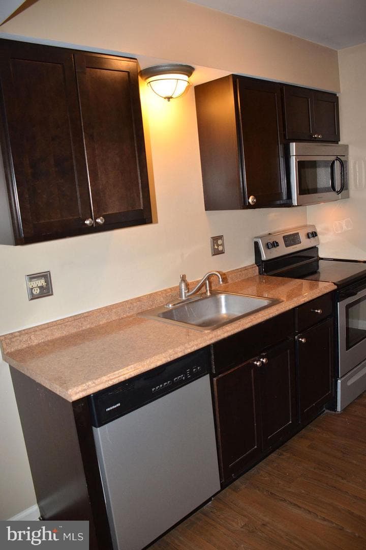 1026 Heron Court photo 11