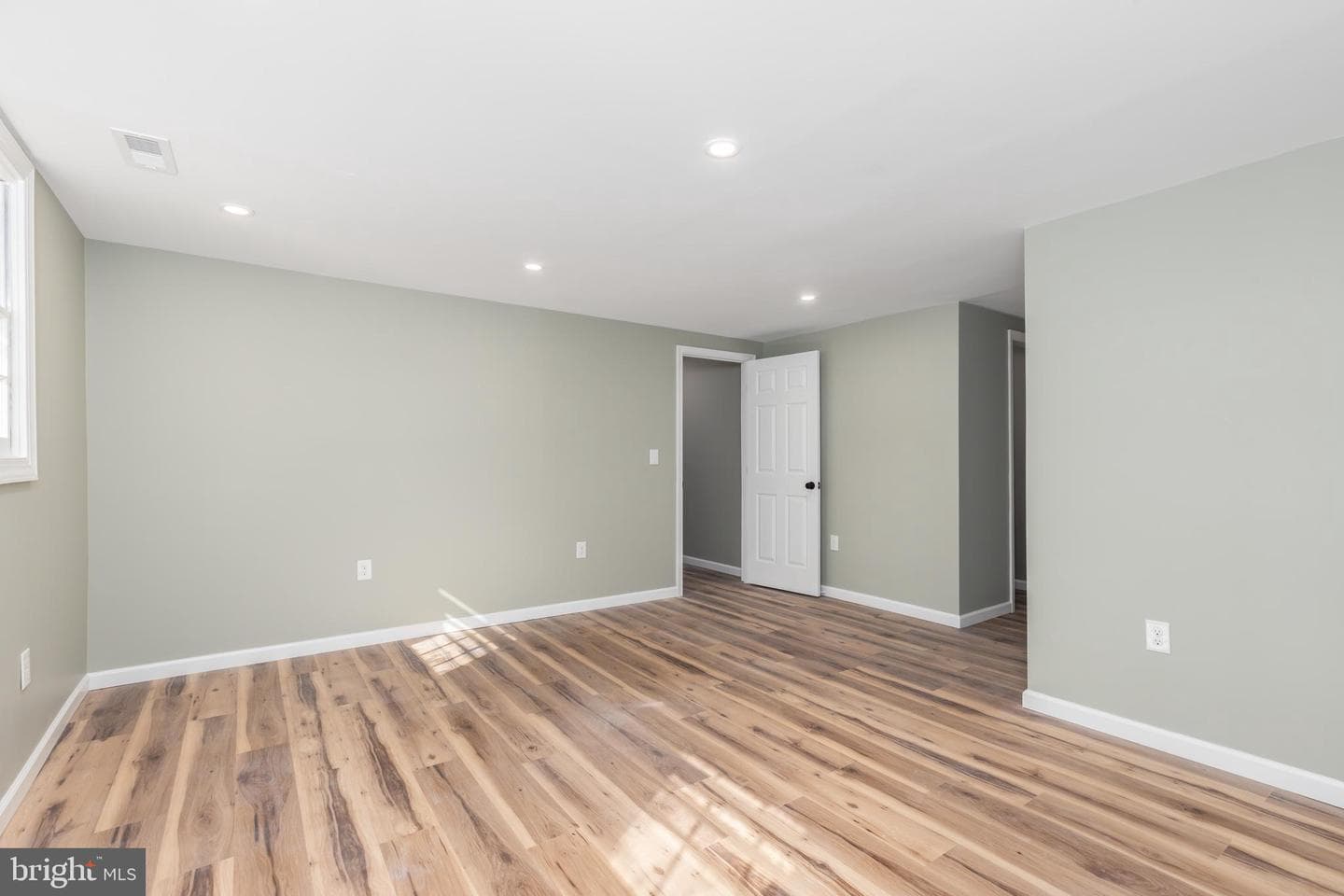 705 Buckingham Circle photo 24