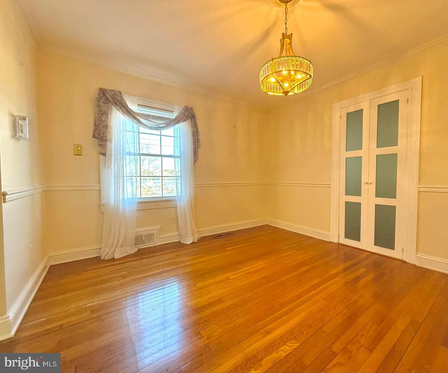 611 Lakeside Drive photo 5