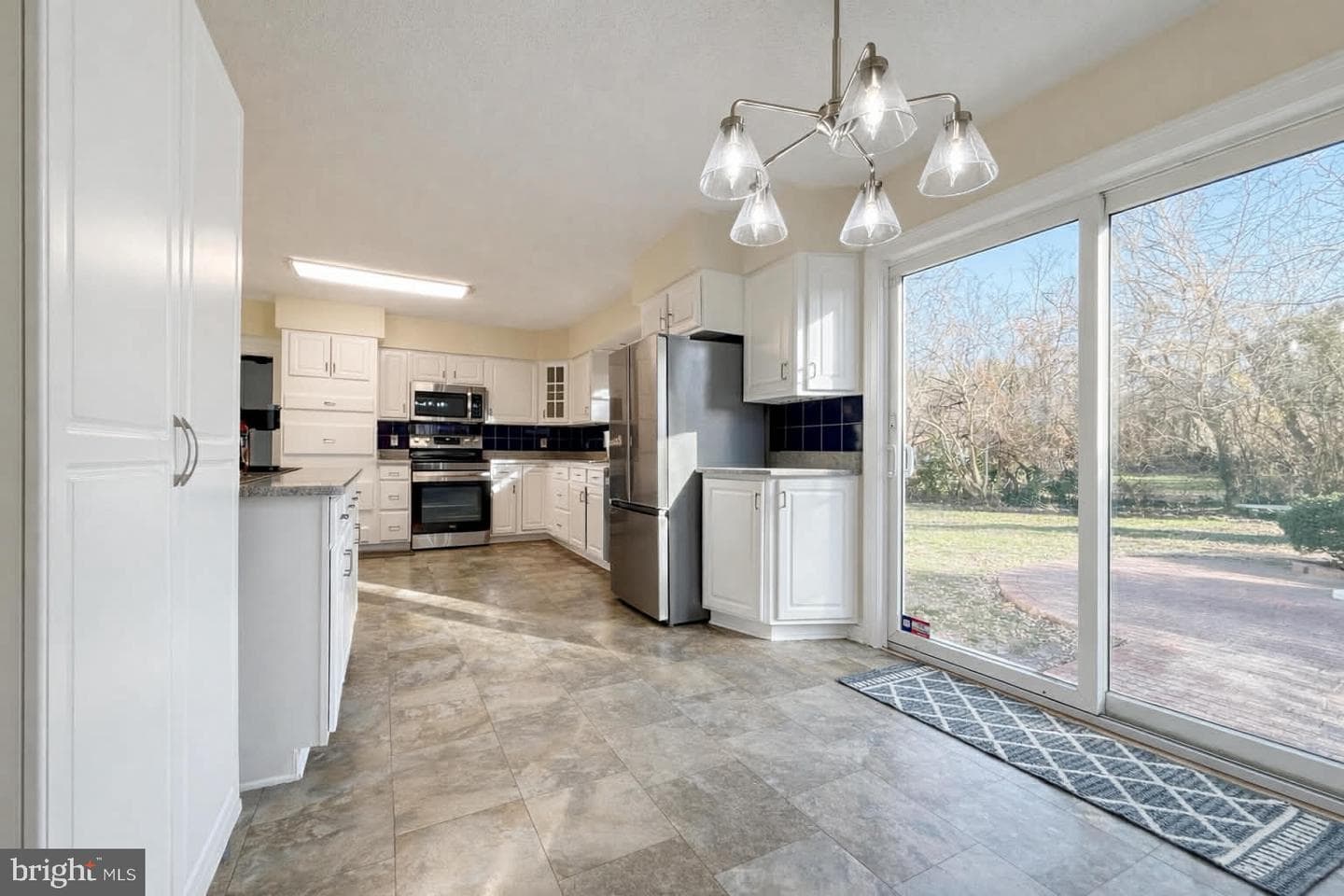 611 Lakeside Drive photo 6