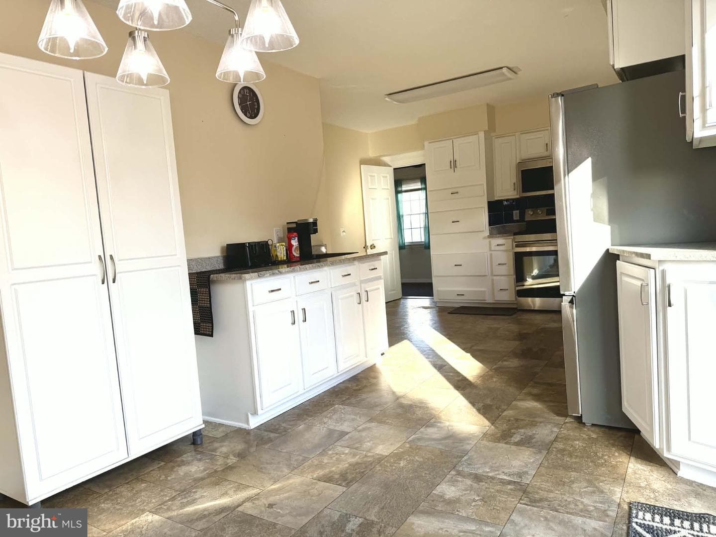 611 Lakeside Drive photo 9