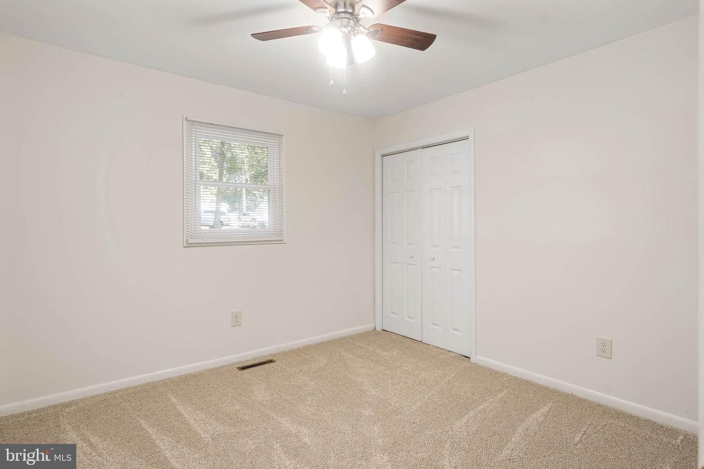 414 Sarah Lane photo 12