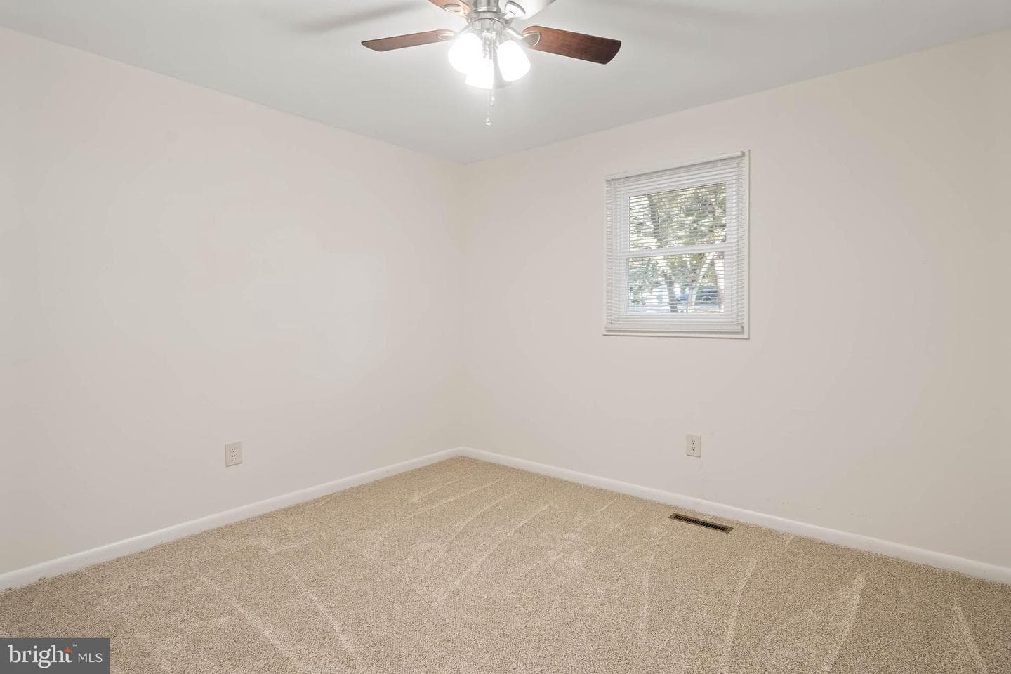 414 Sarah Lane photo 14