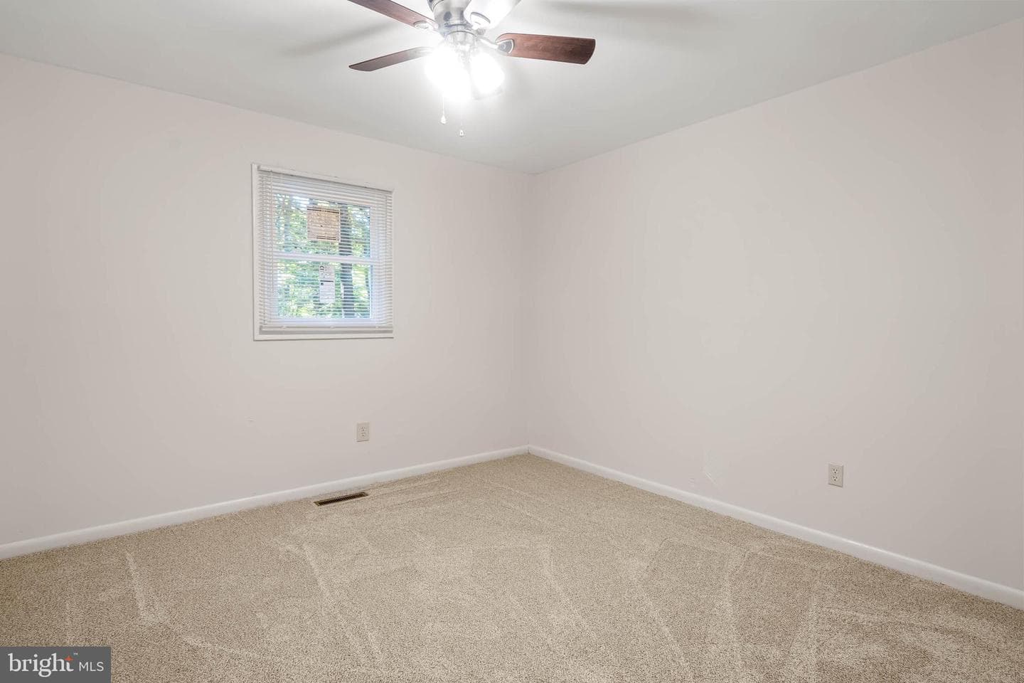 414 Sarah Lane photo 16