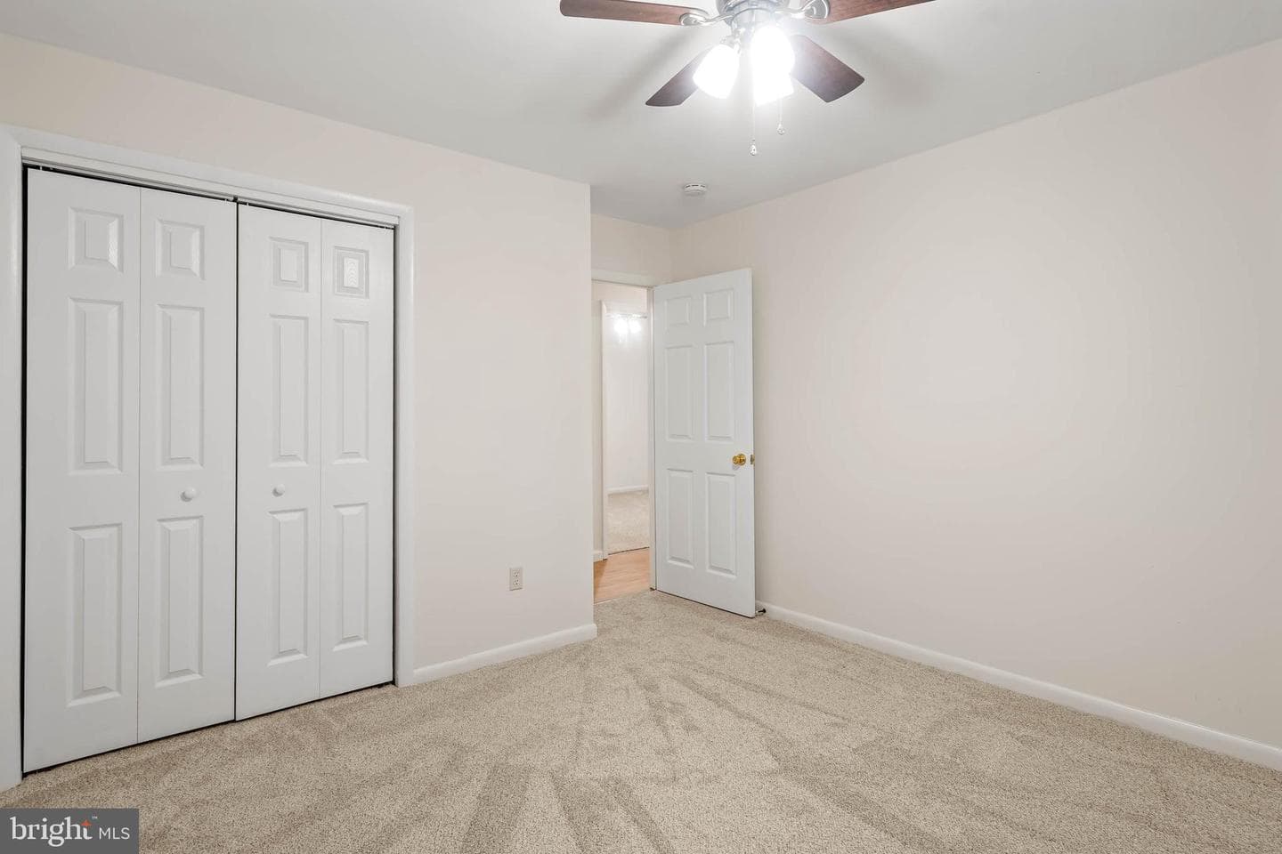 414 Sarah Lane photo 17