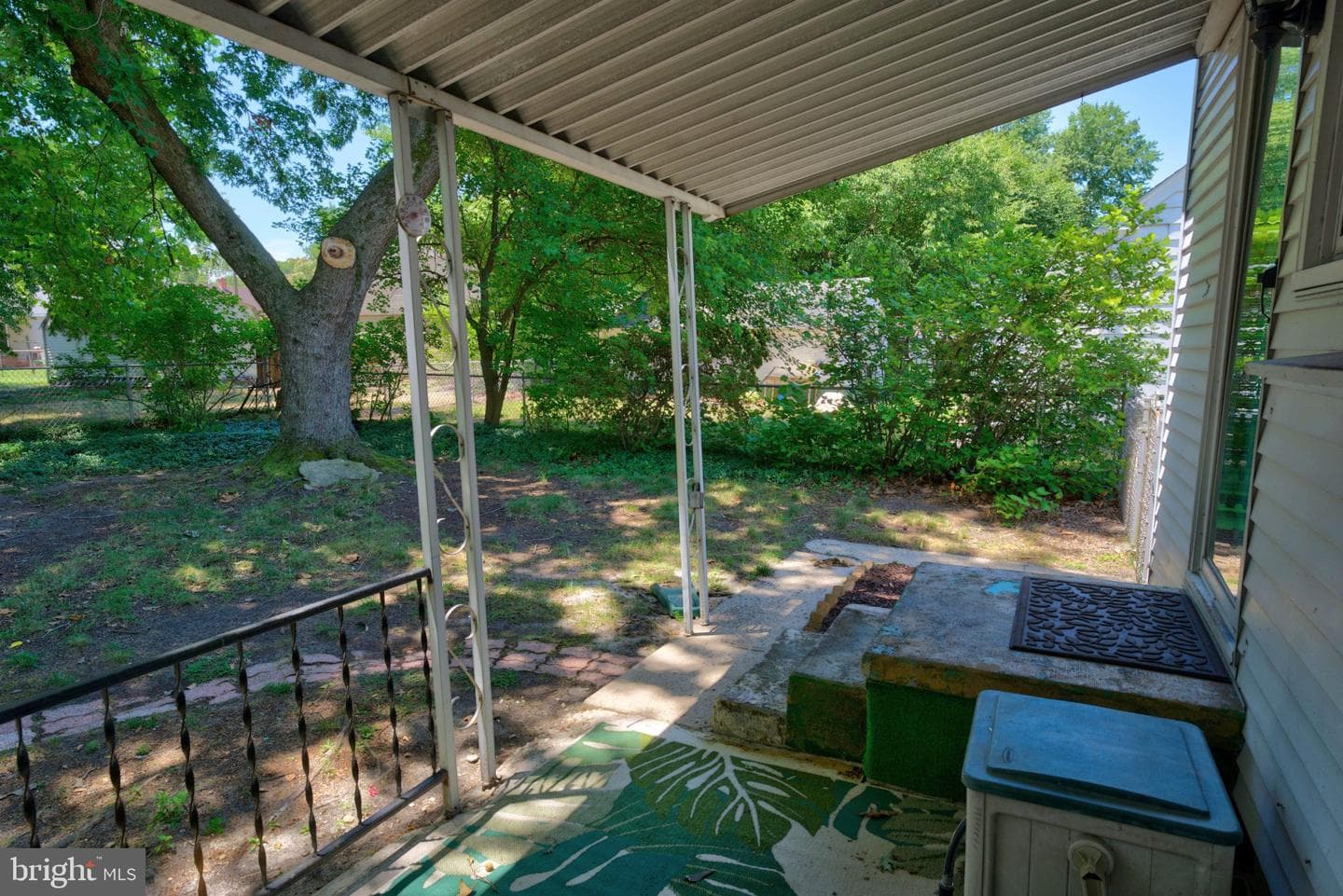 316 S Haven Avenue photo 29