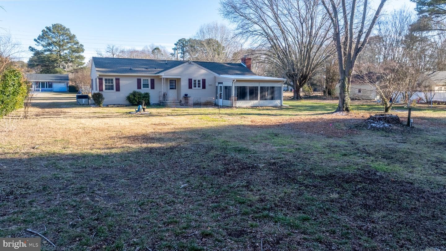 340 Calvin Drive photo 2