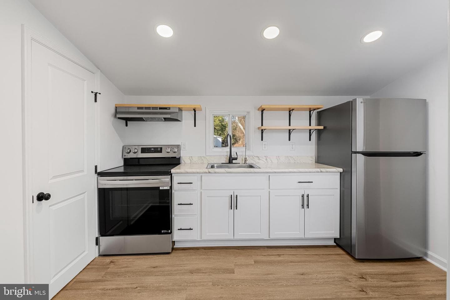 28276 Riverside Drive photo 13